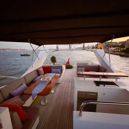 Πλωτό κατάλυμα Private Yacht Αλικαρνασσός