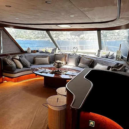 Private Yacht 博德鲁姆
